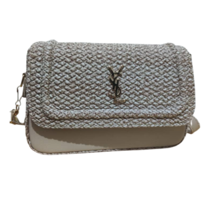 Pochette femme tressée élégante couleur claire avec bandoulière