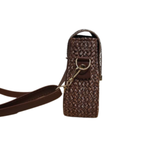 Pochette femme élégante en tissu tressé marron avec fermoir doré