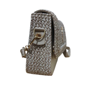 Pochette femme tressée élégante couleur claire avec bandoulière